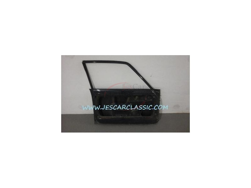Nissan 100A - Porta esquerda