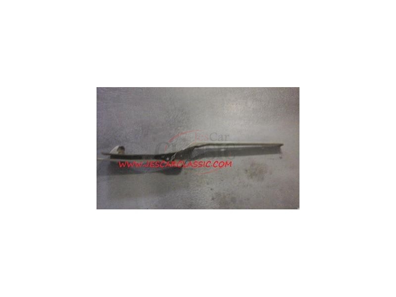 Nissan 1200 B110 Sedan / Nissan 1200 B110 Van / Nissan 1200 B110 Pick-up - Longarina de chassi direita (completa)