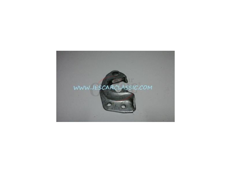 Nissan 100A - Batente de fechadura porta direita