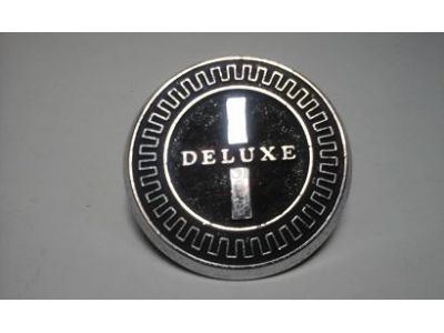 Nissan Bluebird 610 - Emblema lateral (DELUXE)