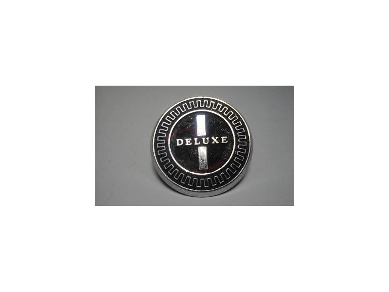 Nissan Bluebird 610 - Emblema lateral (DELUXE)