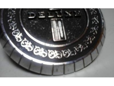 Nissan 1200 B110 - Emblema traseiro (DELUXE)