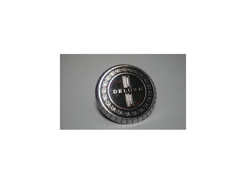 Nissan 1200 B110 - Emblema traseiro (DELUXE)