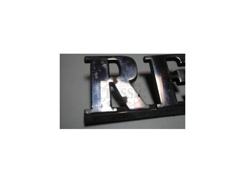 Renault Express / Renault Master / Renault Mascott / Renault Trafic - Emblema traseiro (RENAULT)