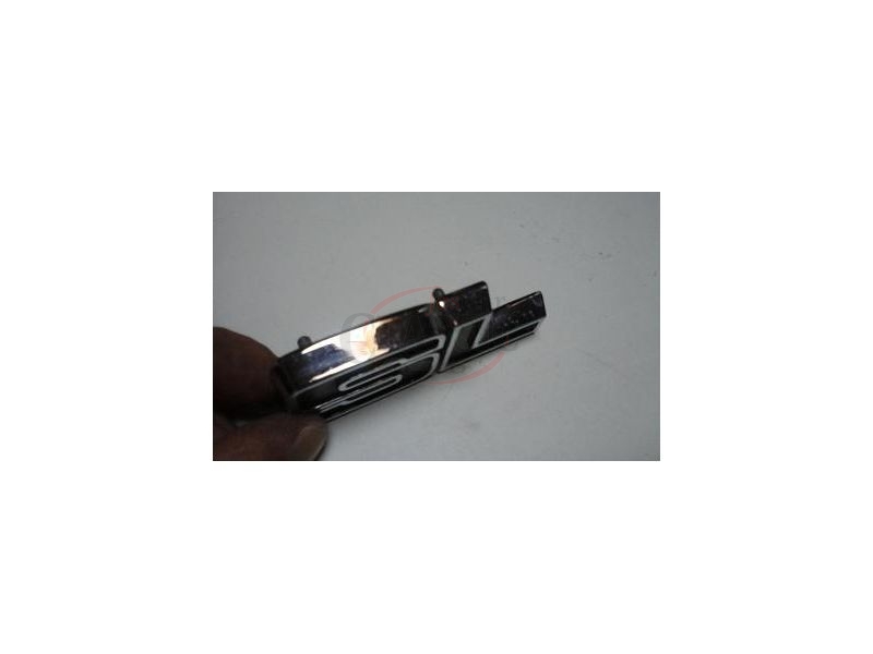 Vauxhall Victor FD / Vauxhall Victor FE - Emblema traseiro (SL)