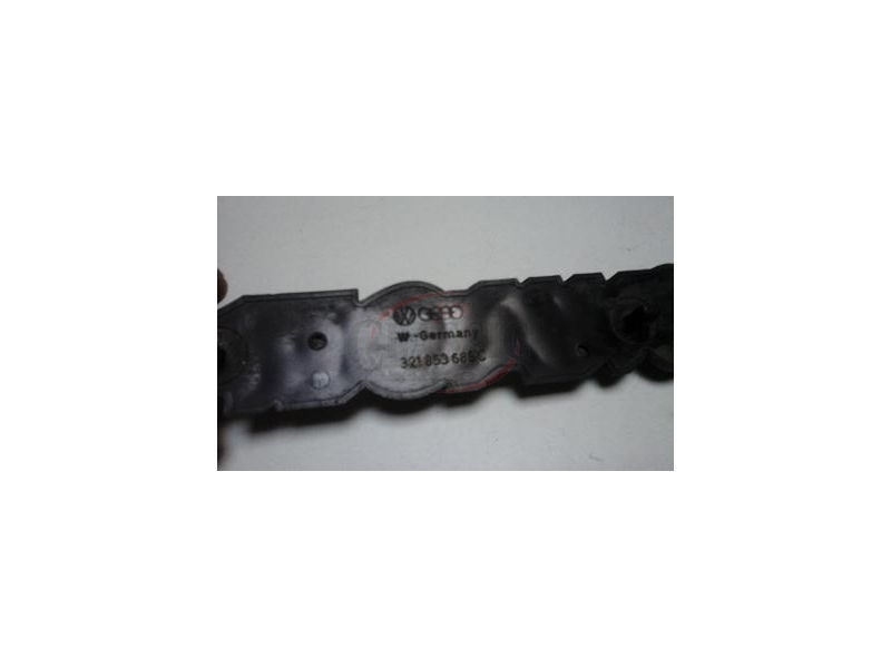 VW Golf I Cabriolet / VW Golf II / VW Polo II / VW Scirocco - Emblema traseiro (VOLKSWAGEN)