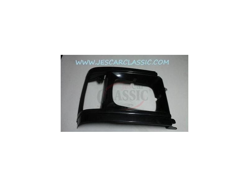 Toyota Hiace II LH51 - Aro farol lado direito