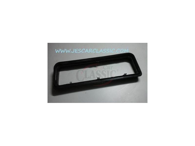 VW Golf I - Moldura de tablier do quadrante Kms