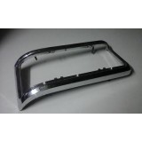 Mercedes-Benz W114 /8 - Aro farolim traseiro esquerdo