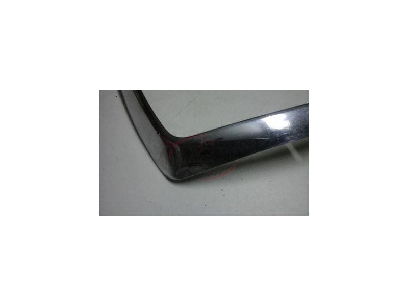 Mercedes-Benz W114 /8 / Mercedes-Benz W115 /8 - Aro de farol principal (HELLA)