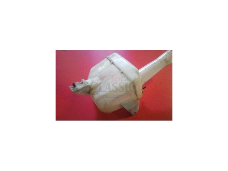 Toyota Celica IV- Reservatório de água lava-vidros