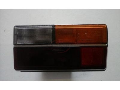 Audi 50 / VW Polo I - Farolim traseiro direito (HELLA)