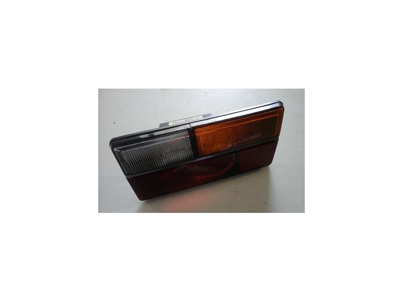 Audi 50 / VW Polo I - Farolim traseiro direito (HELLA)