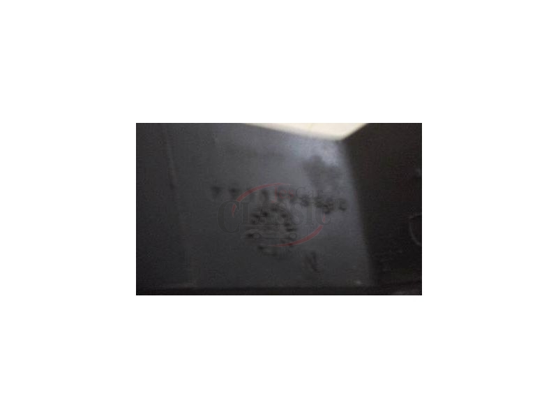 Renault Super 5 - Acabamento embelezador do farolim traseiro direito