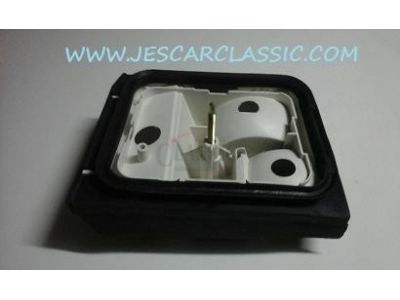 Peugeot 205 I - Base do farolim traseiro direito (GEMO)