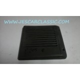 Peugeot 205 I - Grelha de altifalante direita