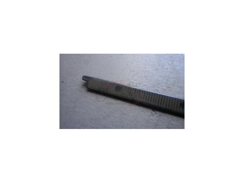 Mercedes-Benz W123 - Guarnição da tampa mala