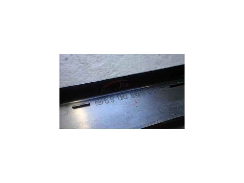 Mercedes-Benz W123 - Guarnição da tampa mala