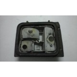 Peugeot 205 I - Base do farolim traseiro esquerdo (GEMO)