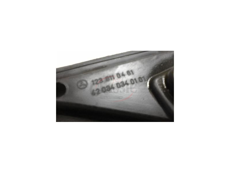 Mercedes-Benz W123 - Junta de vedação do espelho retrovisor exterior direito