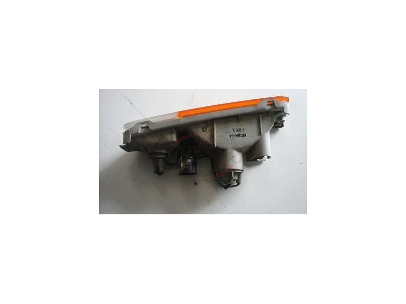 Mitsubishi L200 K64 - Farolim frente esquerdo (STANLEY)