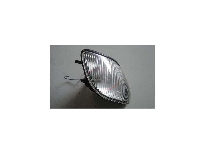 Mitsubishi L400 / Mitsubishi SpaceGear - Farolim frente direito (KOITO)