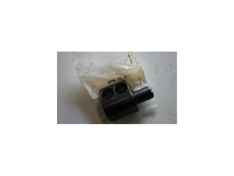 Peugeot 205 - Suporte da chapeleira esquerdo