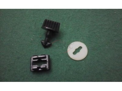 Peugeot 104 / Peugeot 304 - Mola de fixação grelha principal