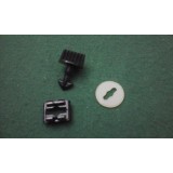 Peugeot 104 / Peugeot 304 - Mola de fixação grelha principal