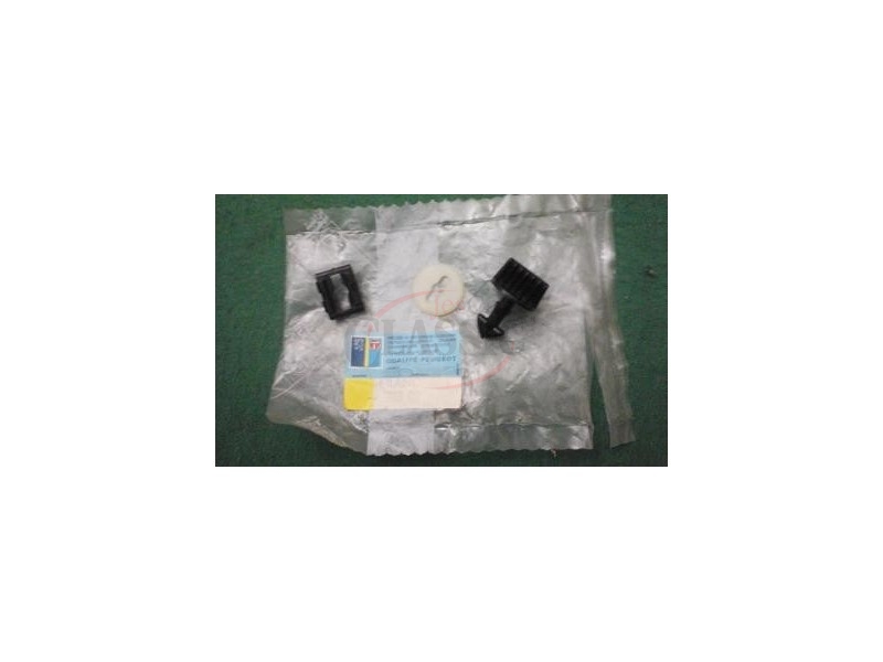 Peugeot 104 / Peugeot 304 - Mola de fixação grelha principal