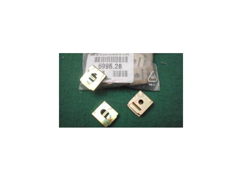 Peugeot - Mola fixação metálica de raspador