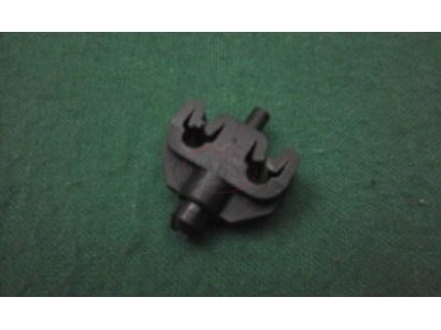 Peugeot 305 - Mola de fixação