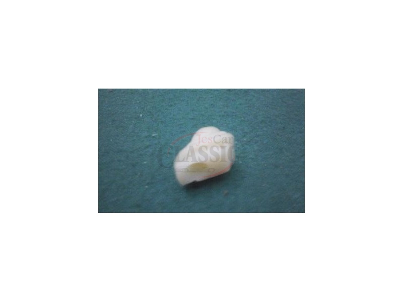 Peugeot 106 - Mola de fixação puxador porta interior