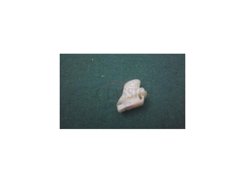 Peugeot 106 - Mola de fixação puxador porta interior