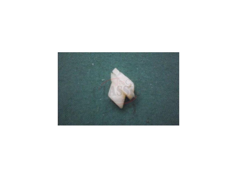 Peugeot 106 - Mola de fixação puxador porta interior