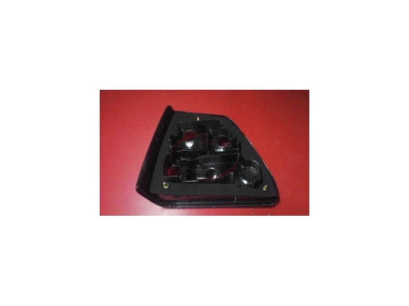 VW Golf II - Farolim traseiro direito (SATURNUS)