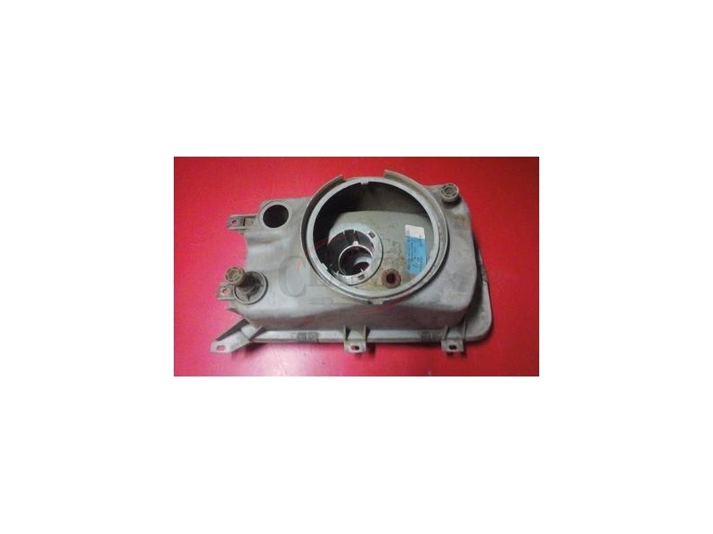 Audi 100 C2 - Farol principal esquerdo H4 (HELLA)