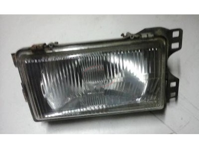 Toyota Corolla IV KE70 - Farol principal direito H4 (KOITO)