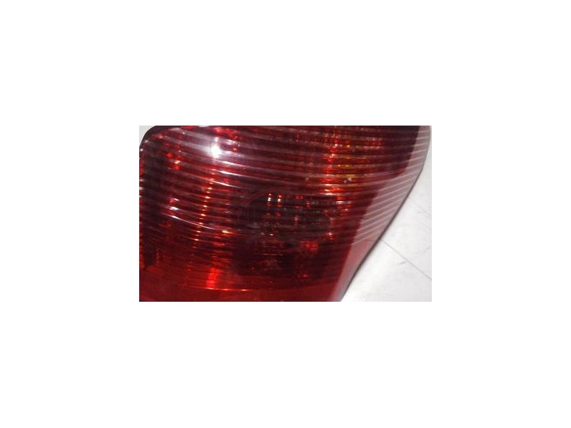 Peugeot 407 - Farolim traseiro direito (AXO SCINTEX)