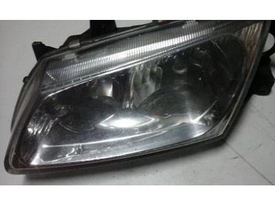 Nissan Almera N16 - Farol principal esquerdo (DEPO)