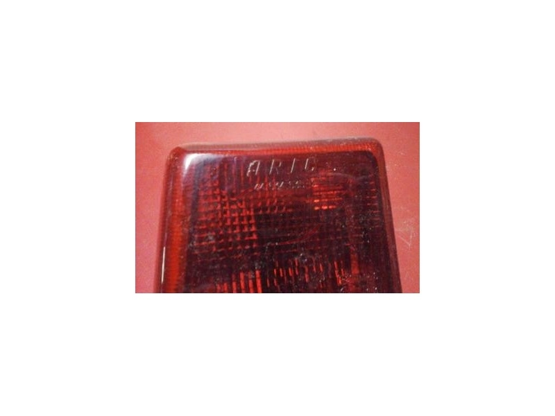 Ford Fiesta MkII - Farolim traseiro esquerdo (ARIC)