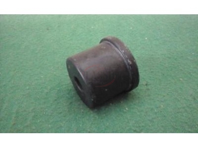 Toyota Corolla II KE26 - Casquilho do olhal mola suspensão traseira (TRAS)