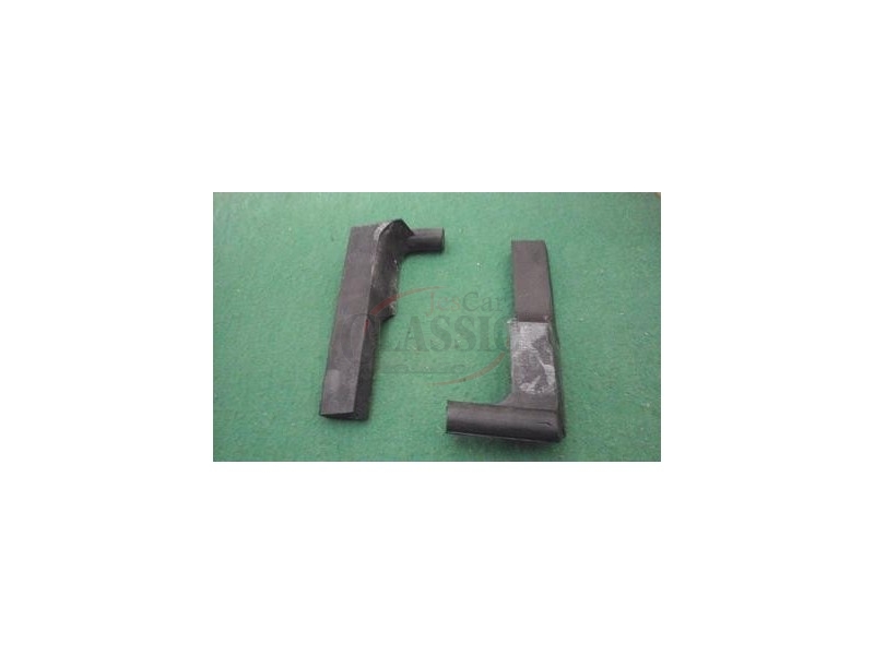 Renault 4 - Jogo (2) cantos em borracha tampa mala