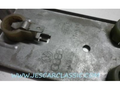 VW Golf I - Suporte de lâmpadas farolim traseiro (HELLA)