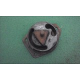 Peugeot 204 - Apoio de motor