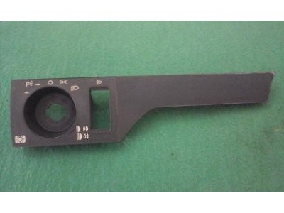 Mercedes-Benz W124 - Acabamento de tablier com mostrador função luzes