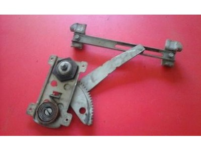 Toyota Corolla II KE20 - Elevador de vidro manual traseiro direito