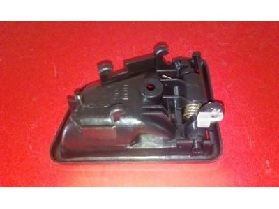 Suzuki Vitara I - Manipulo de abertura interior porta esquerda