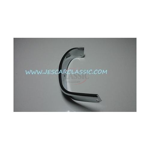 Nissan 1200 B110 - Canto de acabamento da grelha principal lado direito