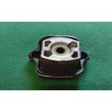 Mercedes-Benz W123 - Apoio de motor